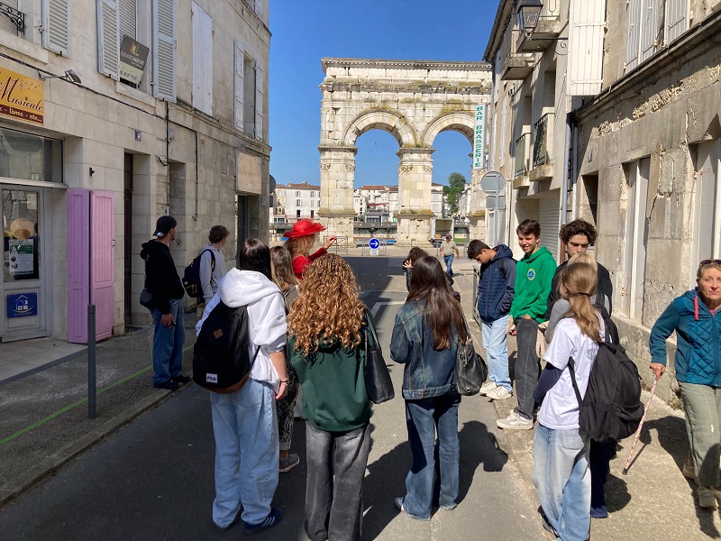 SAINTES RE2